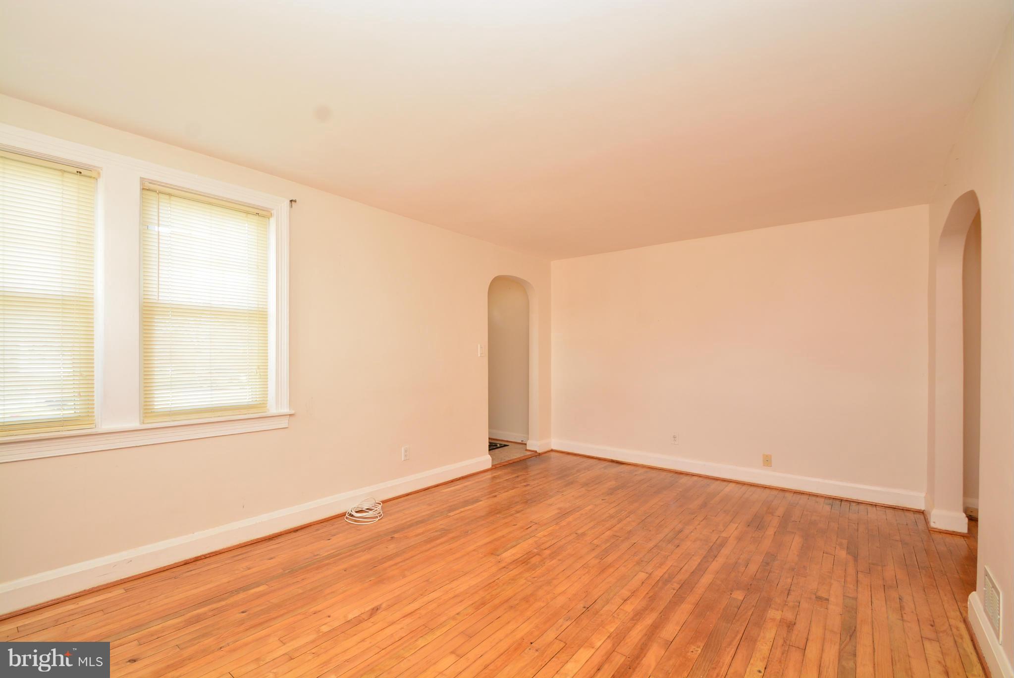212 Homewood Road Linthicum Heights, MD 21090 - Photo 9 of 28 Living Room