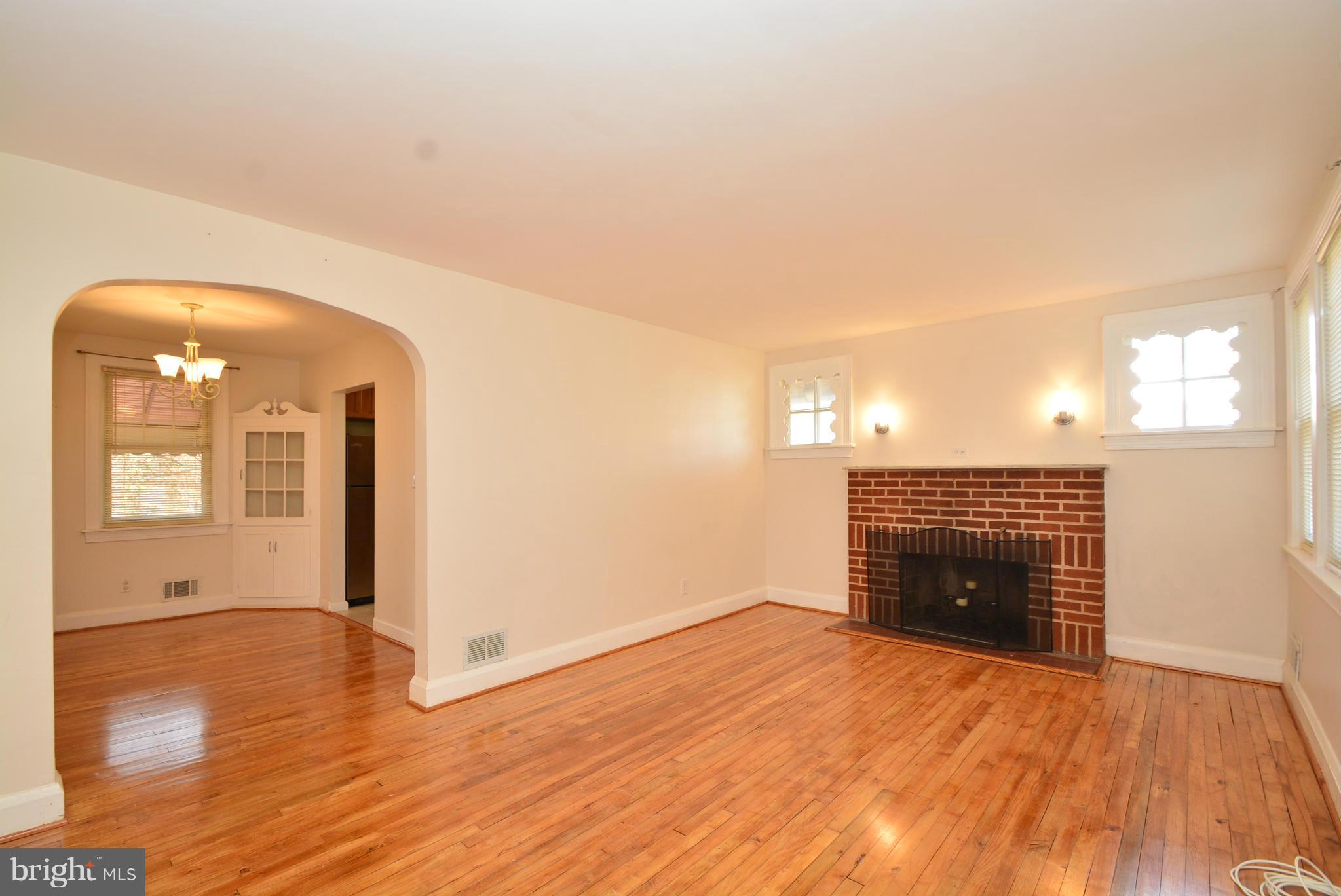212 Homewood Road Linthicum Heights, MD 21090 - Photo 10 of 28 Living Room