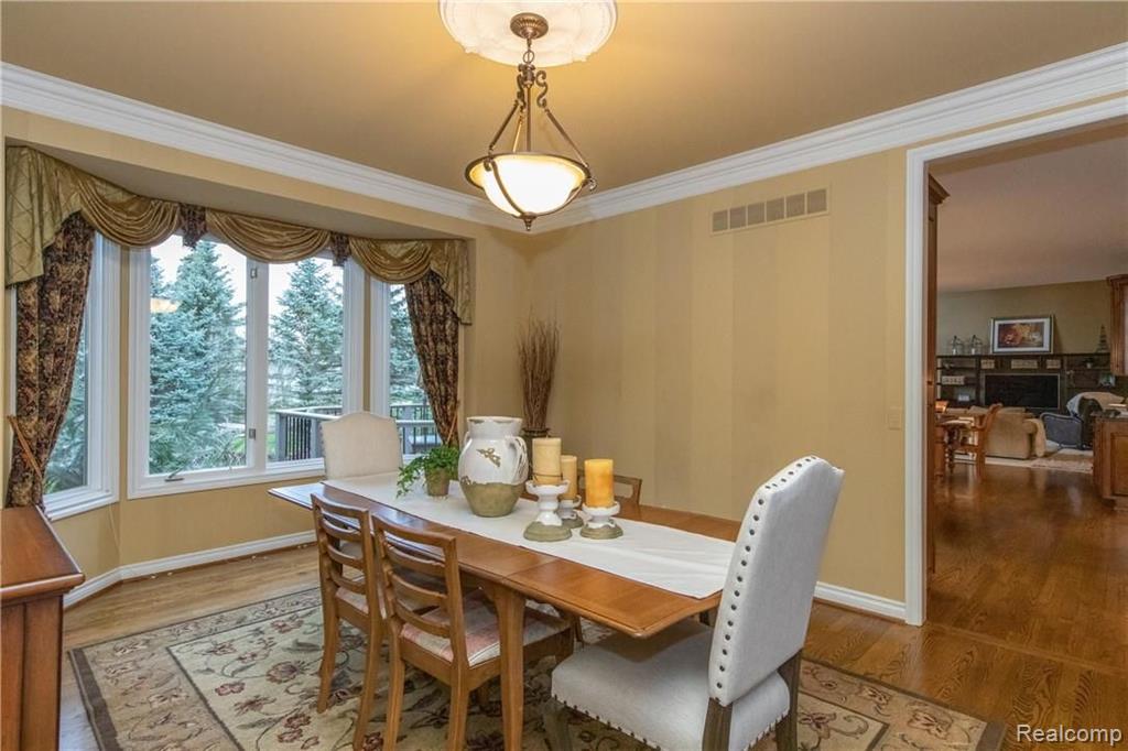 1056 Autumnview Drive Rochester, MI 48307 - Photo 8 of 44