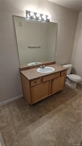 a view of empty room with window