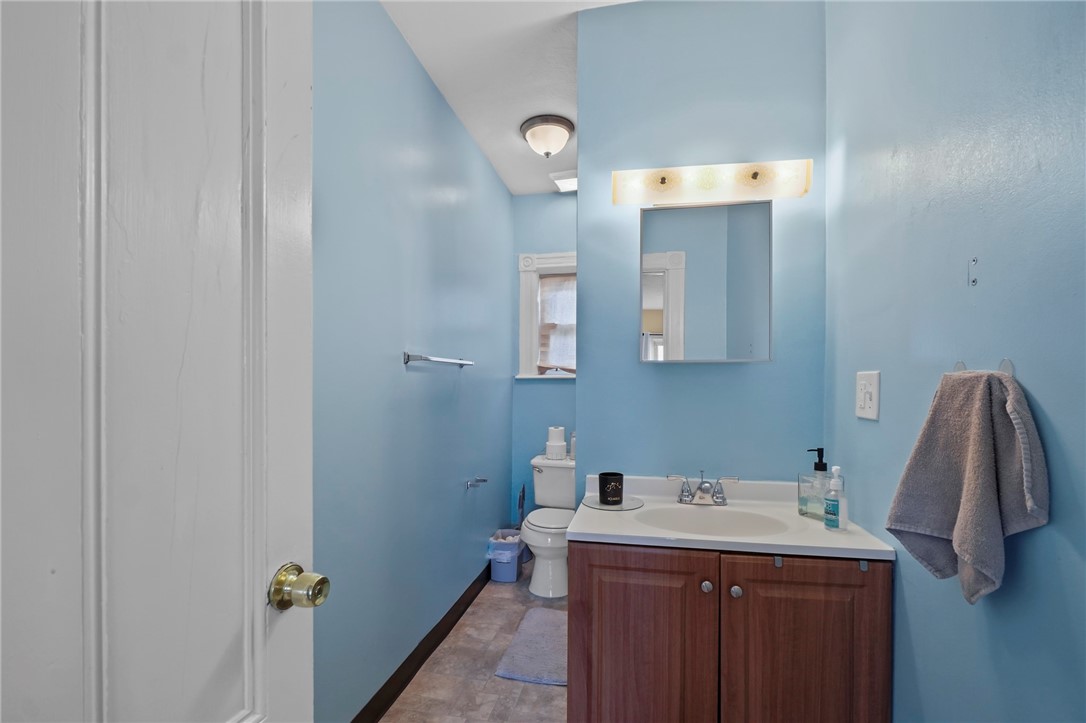 8 Burke Street Pawtucket, RI 02861 - Photo 19 of 38