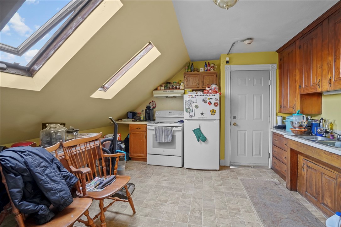 8 Burke Street Pawtucket, RI 02861 - Photo 23 of 38