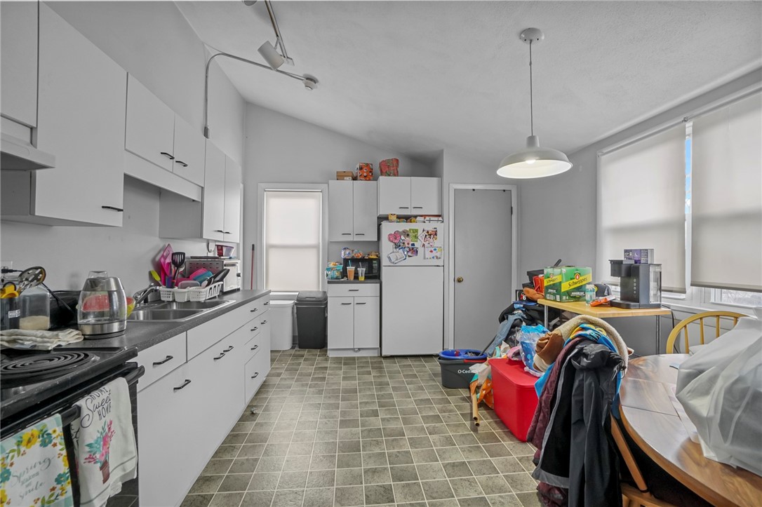 8 Burke Street Pawtucket, RI 02861 - Photo 29 of 38