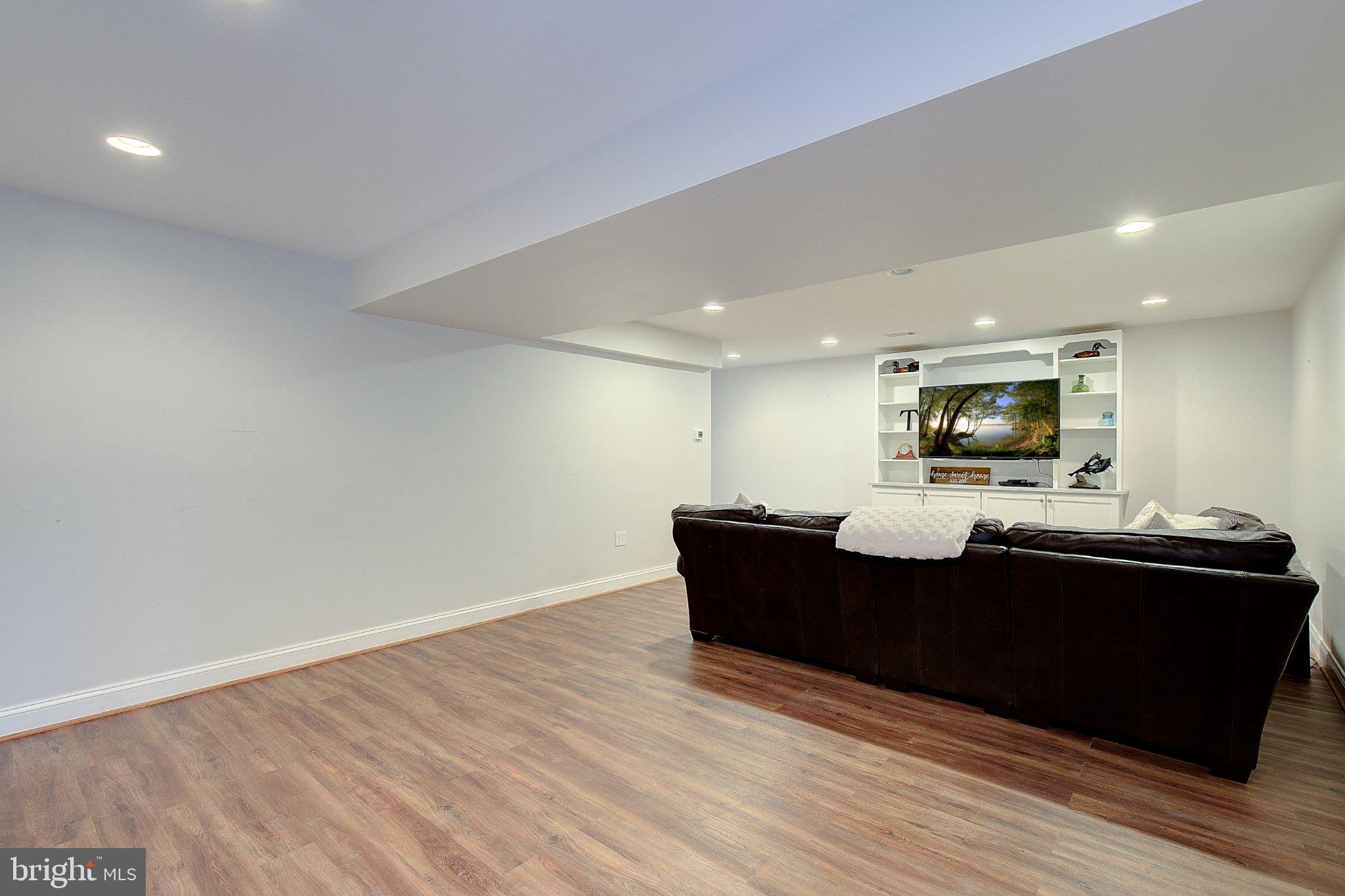 980 Apple Lane Solomons, MD 20629 - Photo 47 of 82 Spacious, modern living area awaits you.