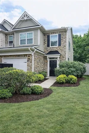 $2,000 | 1316 Taylor Way, Unit 1, Stone Mountain, GA 30083