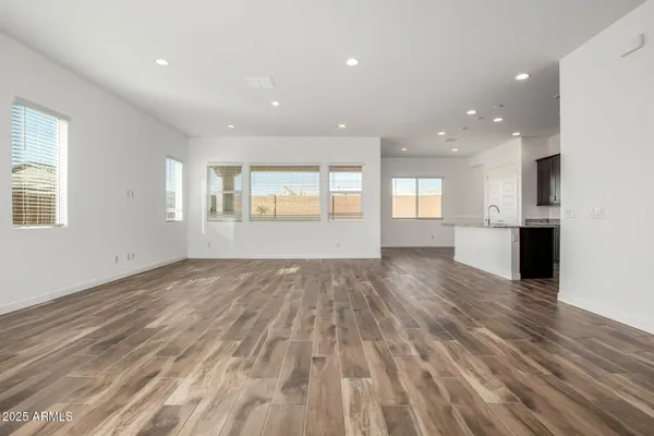 $2,800 | 14958 West Smoketree Drive, Surprise, AZ 85387