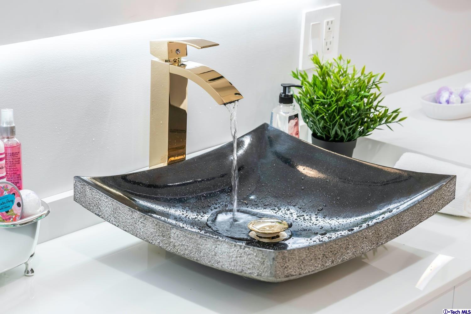 742 Cavanagh Road Glendale, CA 91207 - Photo 30 of 57