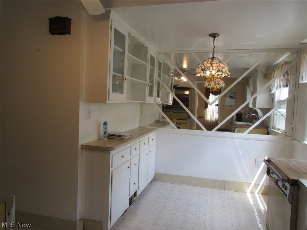 4536 Greenwold Road Cleveland, OH 44121 - Photo 6 of 23