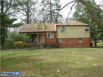 1646 Hillcrest Road Glenside, PA 19038 - Photo 2 of 12 Exterior Back
