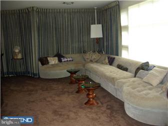 1646 Hillcrest Road Glenside, PA 19038 - Photo 12 of 12 Living Room