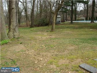 1646 Hillcrest Road Glenside, PA 19038 - Photo 3 of 12 Exterior Back