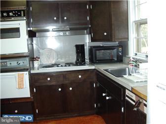 1646 Hillcrest Road Glenside, PA 19038 - Photo 6 of 12 Kitchen