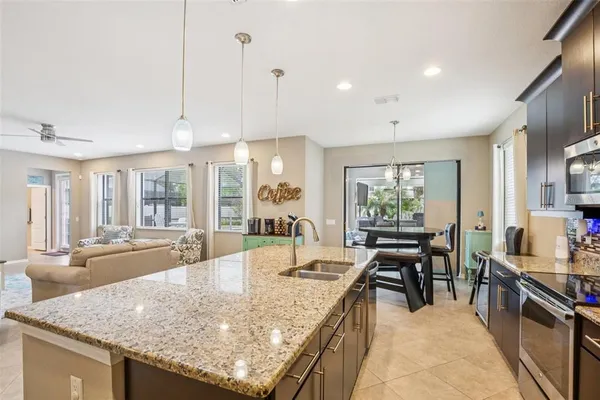 $550,000 | 210 Dakota Hill Drive, Seffner, FL 33584