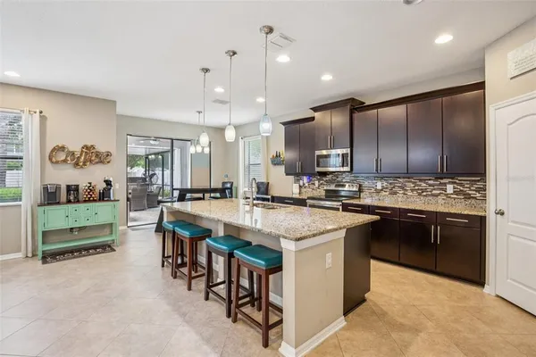 $550,000 | 210 Dakota Hill Drive, Seffner, FL 33584
