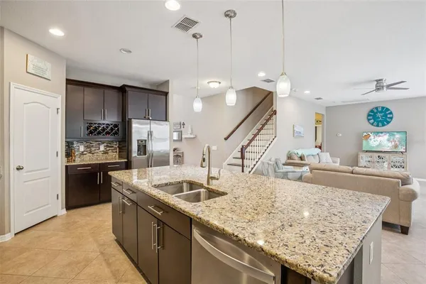 $550,000 | 210 Dakota Hill Drive, Seffner, FL 33584