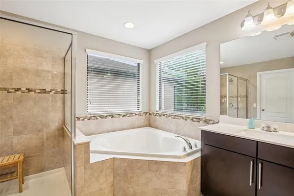 $550,000 | 210 Dakota Hill Drive, Seffner, FL 33584