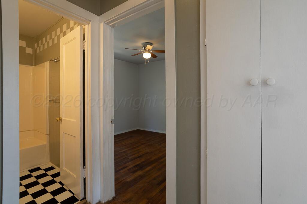 4422 South Ong Street Amarillo, TX 79110 - Photo 11 of 17 Hallway