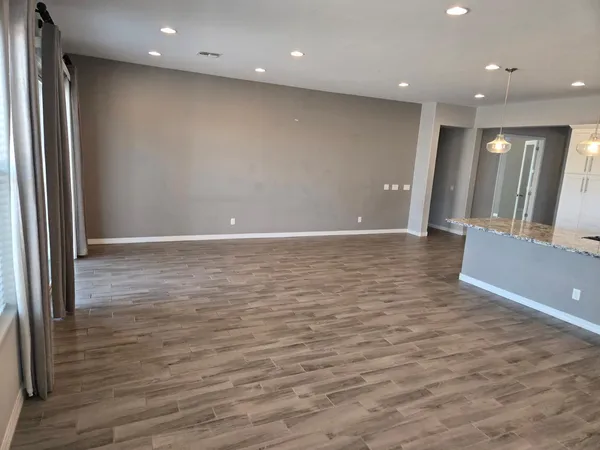$2,900 | 3276 East Orleans Drive, Gilbert, AZ 85298
