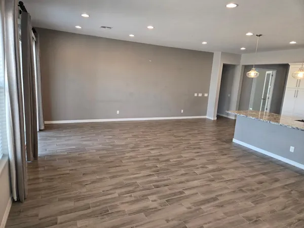 $2,900 | 3276 East Orleans Drive, Gilbert, AZ 85298