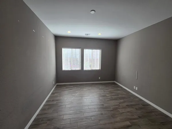 $2,900 | 3276 East Orleans Drive, Gilbert, AZ 85298