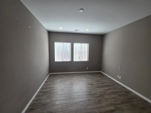 $2,900 | 3276 East Orleans Drive, Gilbert, AZ 85298