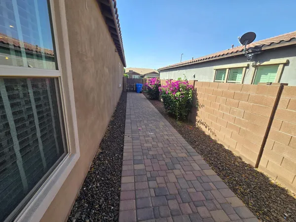 $2,900 | 3276 East Orleans Drive, Gilbert, AZ 85298