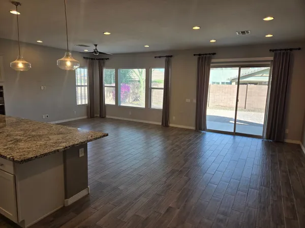 $2,900 | 3276 East Orleans Drive, Gilbert, AZ 85298