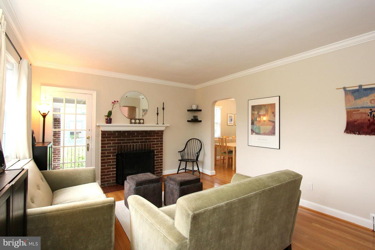 9926 Markham Street Silver Spring, MD 20901 - Photo 4 of 30 Living Room