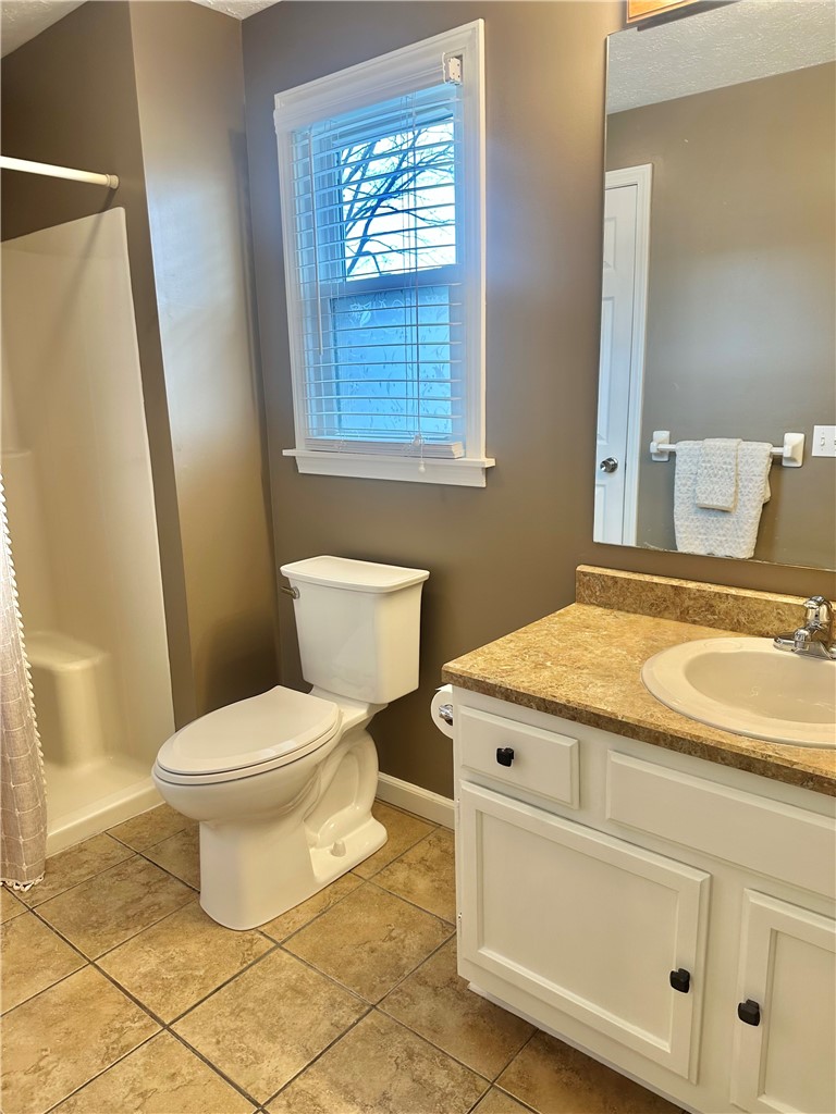 120 Donna Road Gates, NY 14606 - Photo 22 of 47 En suite