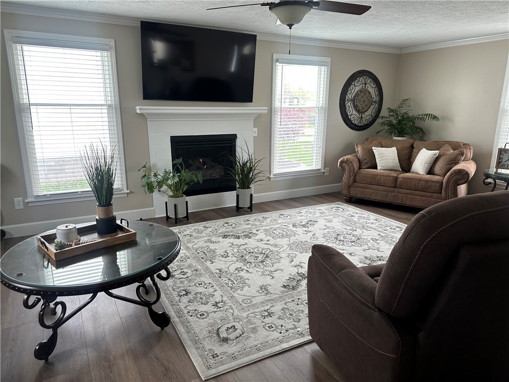 120 Donna Road Gates, NY 14606 - Photo 6 of 47 Great Room w/gas Fireplace