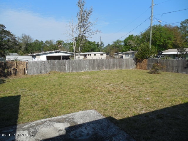 1804 Leon Road Jacksonville, FL 32246 - Photo 13 of 13 Backyard