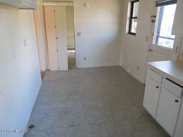 1804 Leon Road Jacksonville, FL 32246 - Photo 4 of 13 Dining area in kitchen