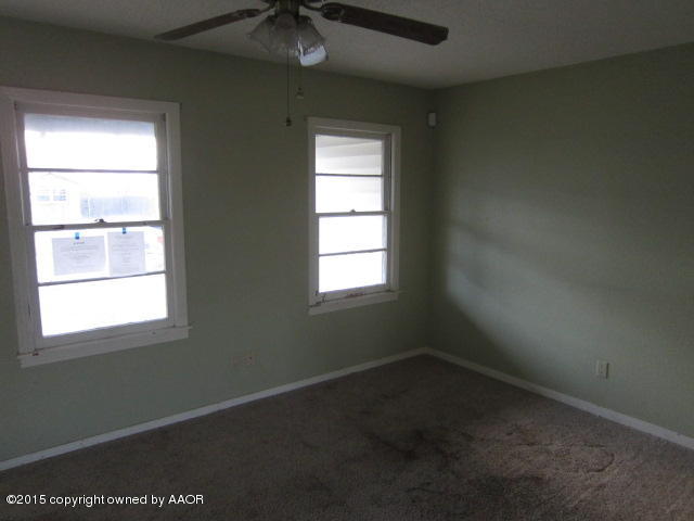 2002 Magnolia Street Amarillo, TX 79107 - Photo 5 of 16 living rm.JPG