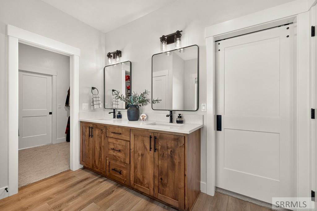 3042 Lin Road Idaho Falls, ID 83401 - Photo 28 of 68 Master Bathroom