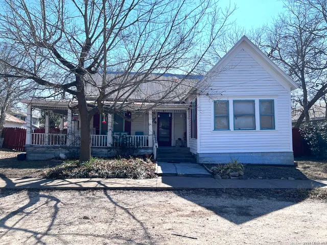 $420,000 | 314 Bois D'Arc Street, Lockhart, TX 78644