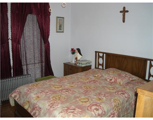894 Cass Avenue Woonsocket, RI 02895 - Photo 6 of 8 Bedroom.