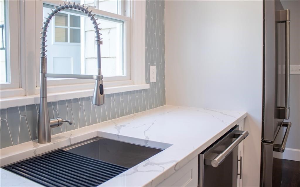 118 Ruggles Avenue, Unit 101 Newport, RI 02840 - Photo 22 of 44