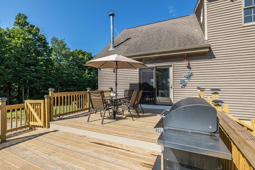 1066 Gorham Pond Road Dunbarton, NH 03046 - Photo 15 of 40