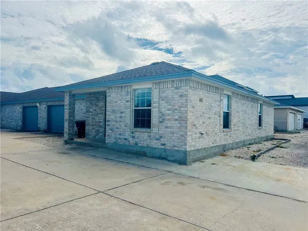 $1,750 | 14006 Ambrosia Street, Unit A, Corpus Christi, TX 78418
