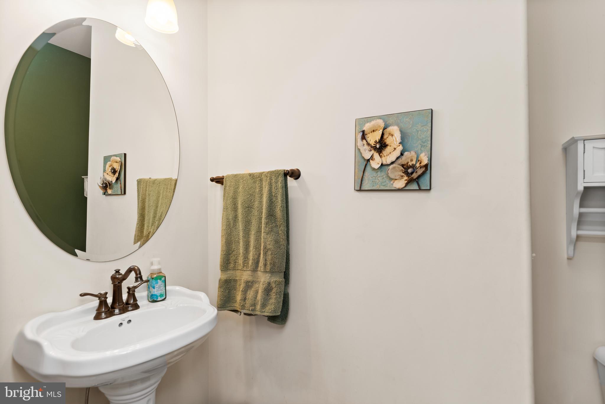 7 Millfording Road Mechanicsburg, PA 17050 - Photo 24 of 61 1st Level Powder Room