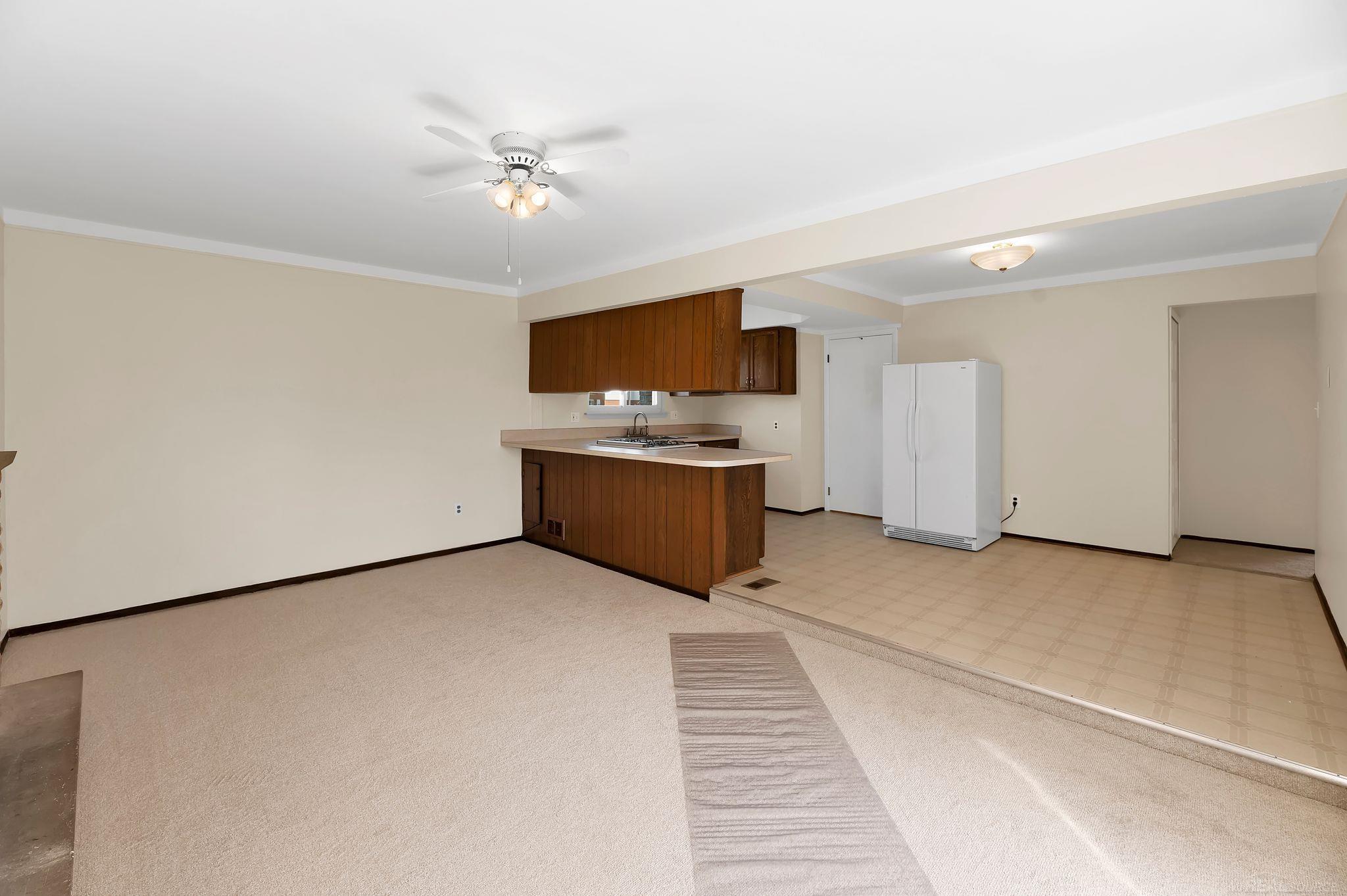35581 Kelly Road Clinton Township, MI 48035 - Photo 16 of 27 50138357-109623db-703e-4584-9072-1a586eb129c8.JPG