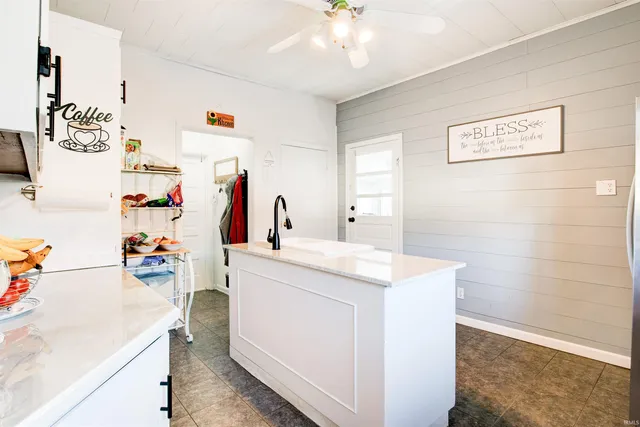 $204,000 | 1409 Main Street, Vincennes, IN 47591