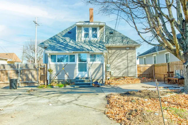 $204,000 | 1409 Main Street, Vincennes, IN 47591