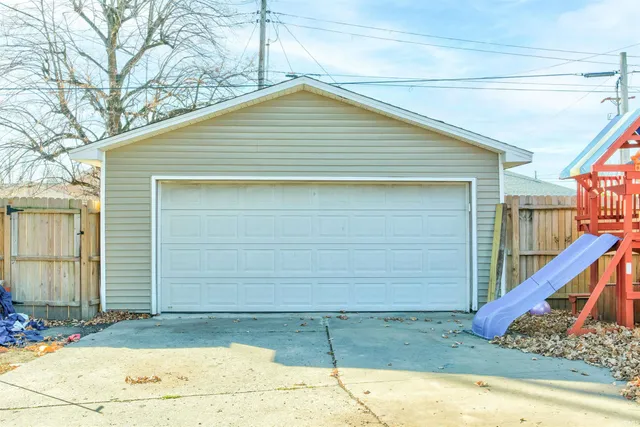 $204,000 | 1409 Main Street, Vincennes, IN 47591