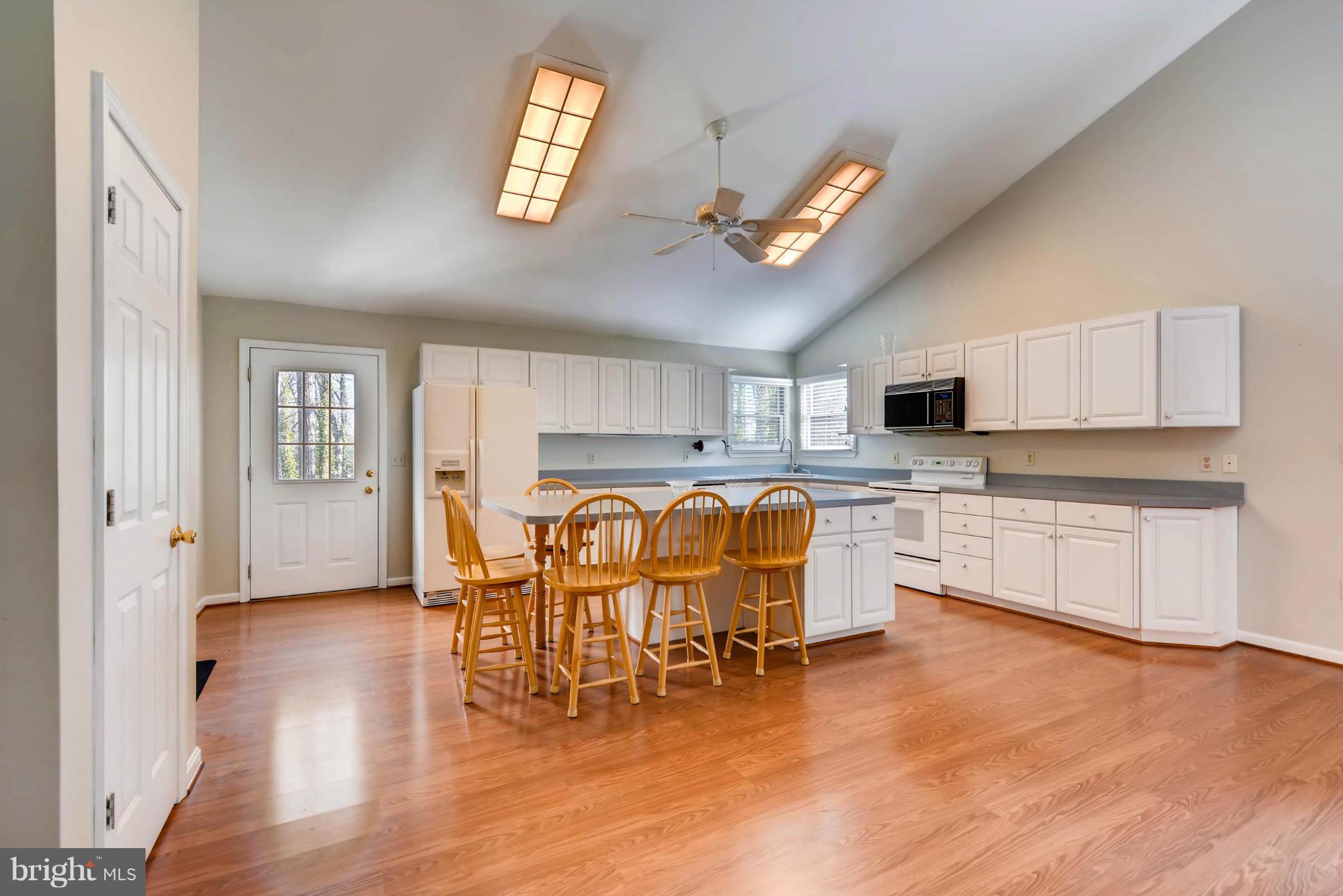 370 Hunner Road Pasadena, MD 21122 - Photo 12 of 27 Kitchen