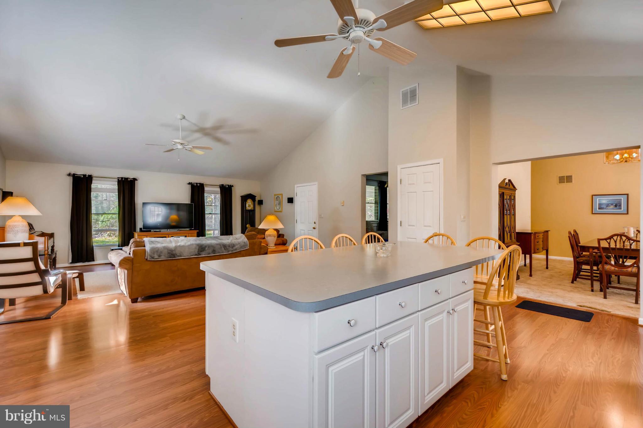 370 Hunner Road Pasadena, MD 21122 - Photo 13 of 27 Kitchen