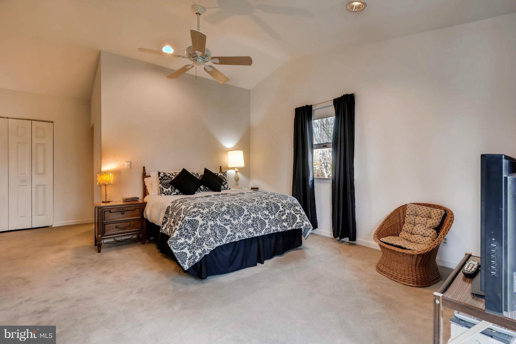 370 Hunner Road Pasadena, MD 21122 - Photo 16 of 27 Bedroom (Master)