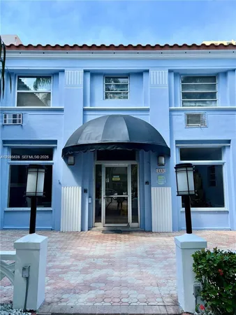 $2,499 | 215 30th Street, Unit 22, Miami Beach, FL 33140