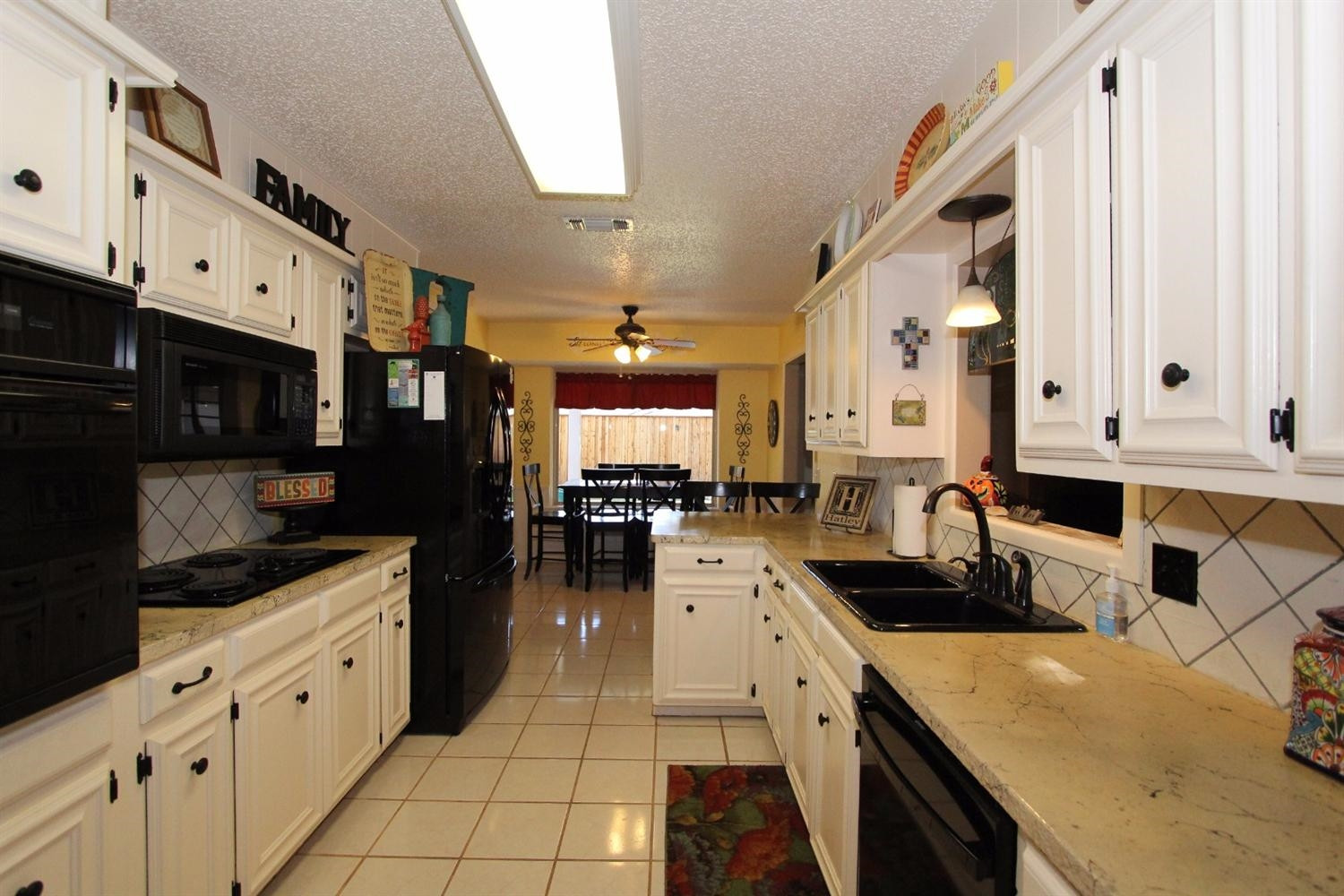 8003 Raleigh Avenue Lubbock, TX 79424 - Photo 8 of 10 Kitchen