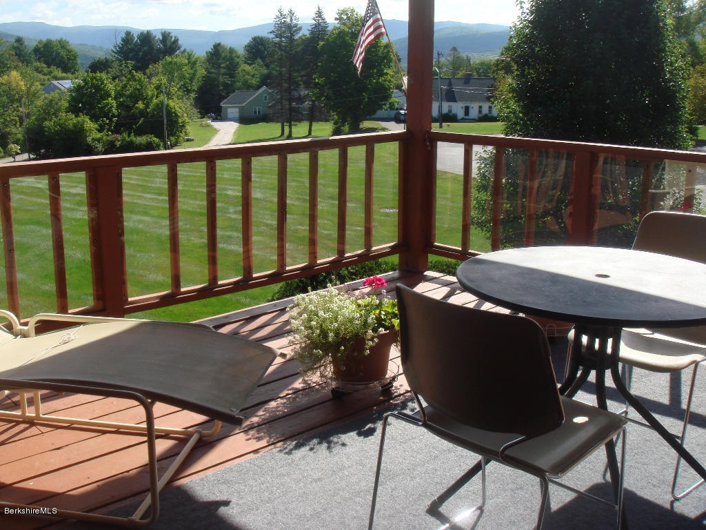 189 Stratton Road, Unit G5 Williamstown, MA 01267 - Photo 13 of 16 Deck